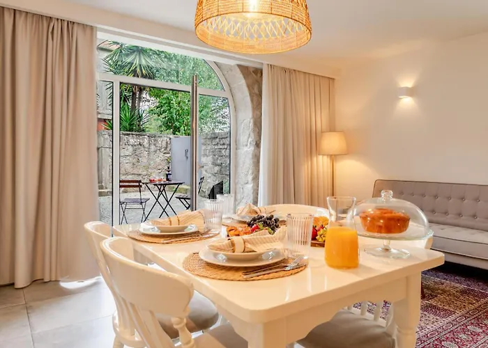 Gaia Superb Terrace Flat *