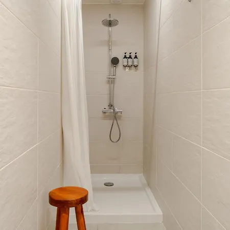 Gaia Superb Terrace Flat
