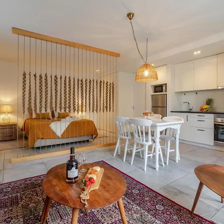 Gaia Superb Terrace Flat Apartman *