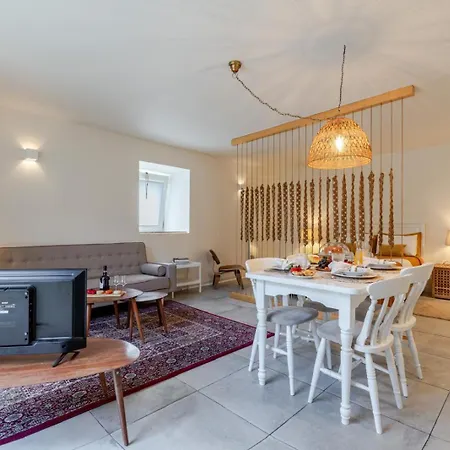 Gaia Superb Terrace Flat Apartman